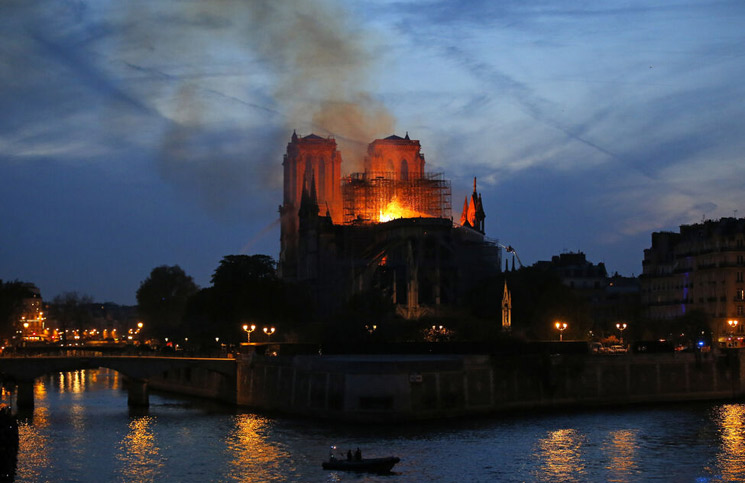 Un drone mostró cómo quedó la Catedral de Notre Dame tras el incendio