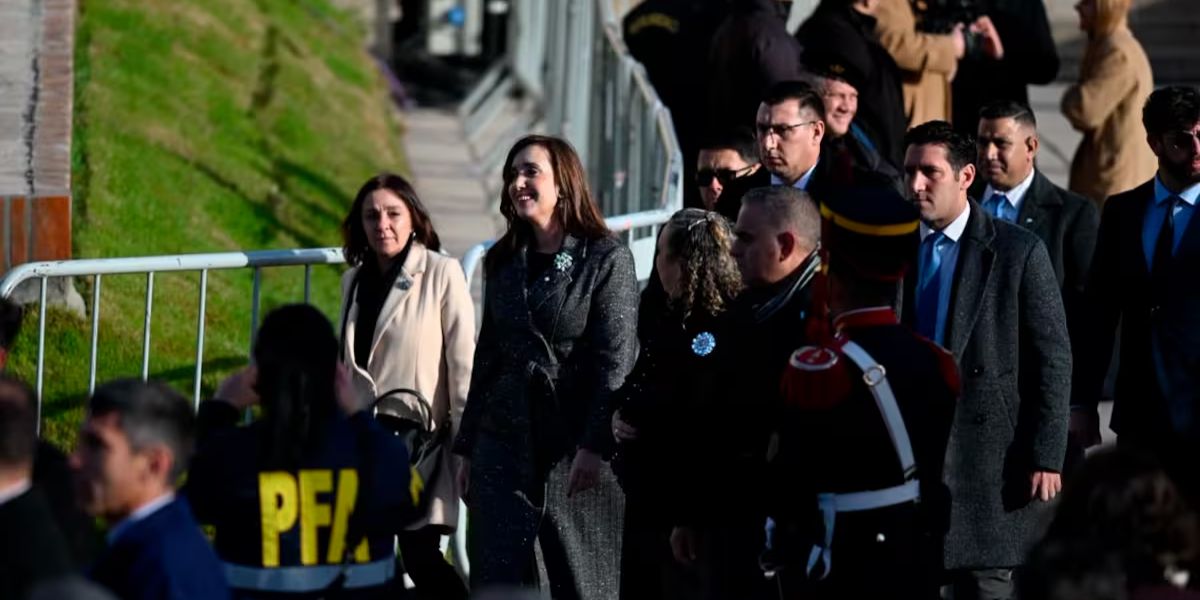 Victoria Villarruel habló sobre Manuel Adorni tras el acto del Día de la  Bandera: “Peleado con los valores de Belgrano” – Radio Mitre