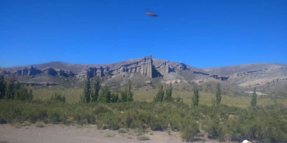 Apareció un OVNI en pleno día en Mendoza (y hay fotos)