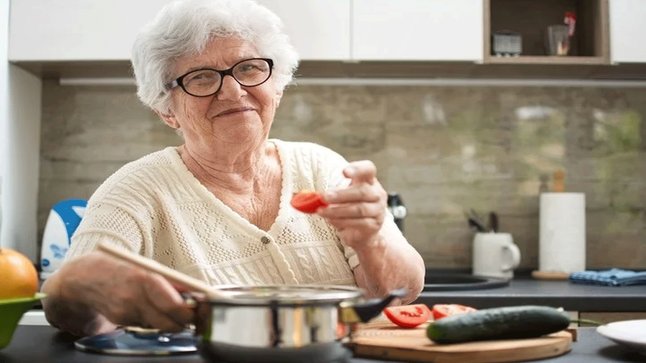 De qué se trata "La transformadora dieta de la abuela" para comer sano