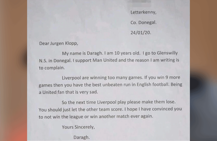 La brillante respuesta del DT del Liverpool a un nene del Manchester United que le pidió que dejen de ganar