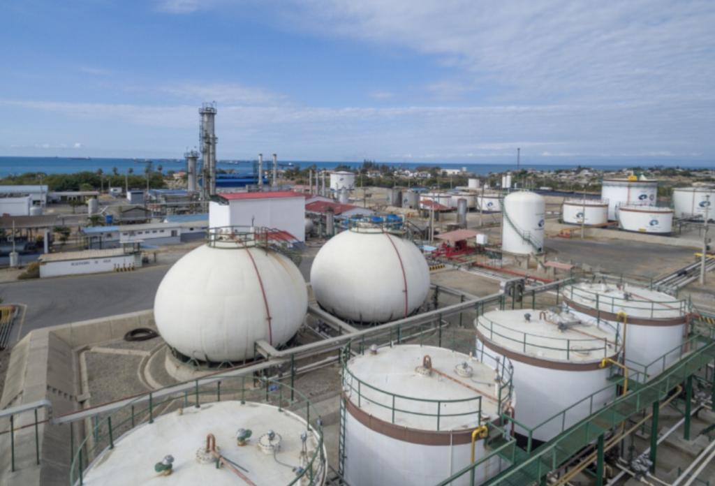 Tres refinerías: Esmeraldas, La Libertad y Shushufidi, en la mira de inversionistas