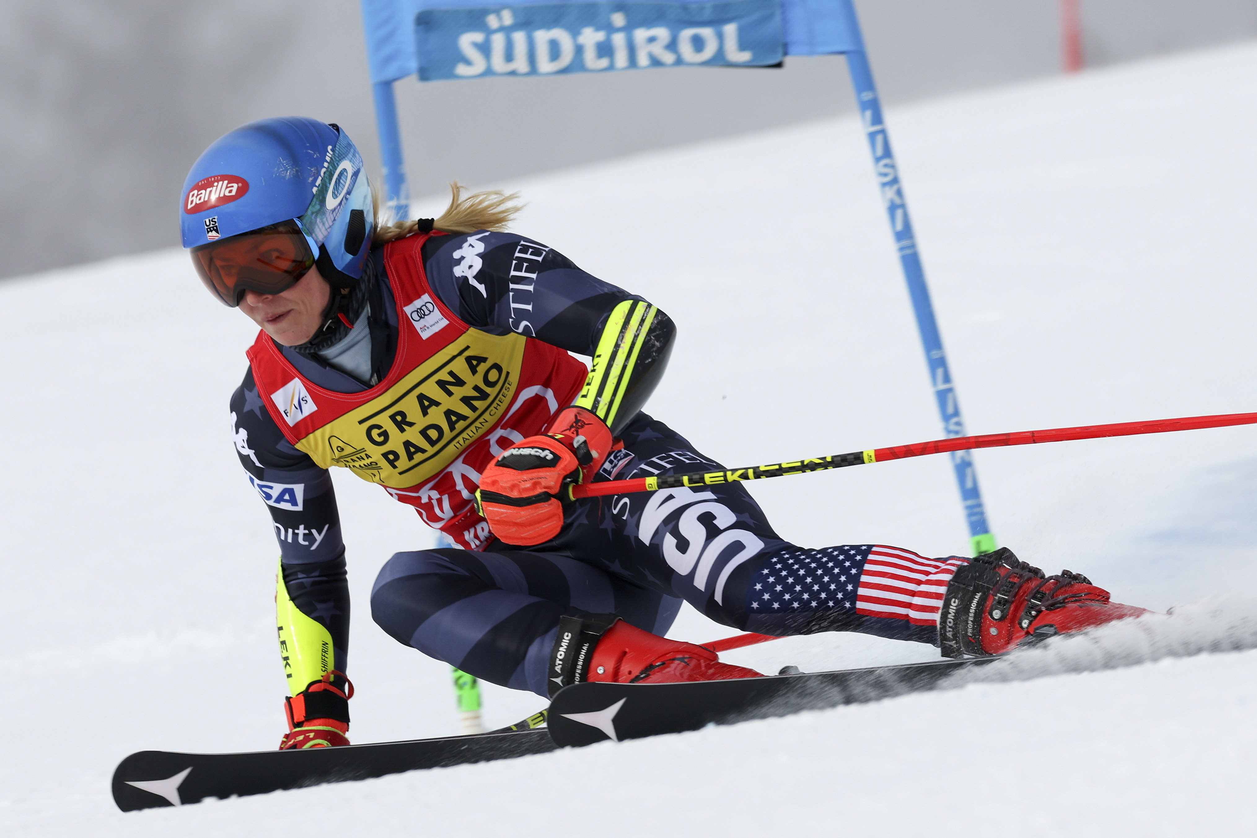 United States' Mikaela Shiffrin speeds down the course during an alpine ski, women's World Cup giant slalom, in Kronplatz, Italy, Wednesday, Jan. 25, 2023. (AP Photo/Alessandro Trovati)