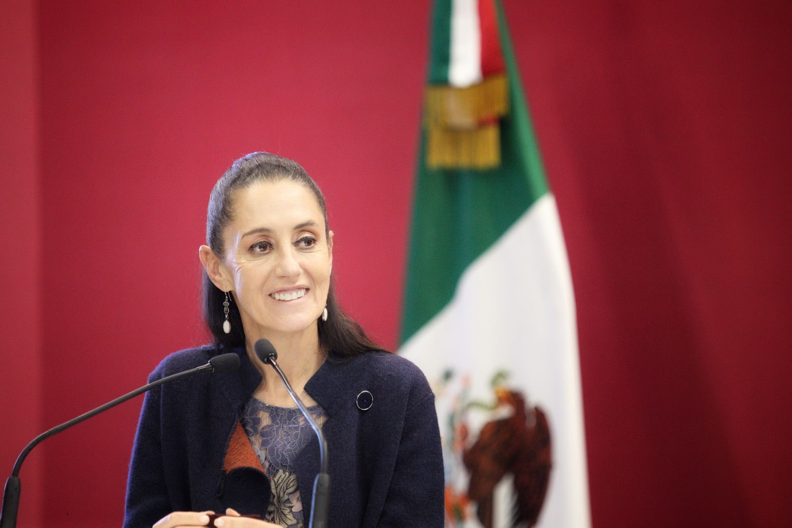 Claudia Sheinbaum cierra filas con AMLO y critica a la UNAM