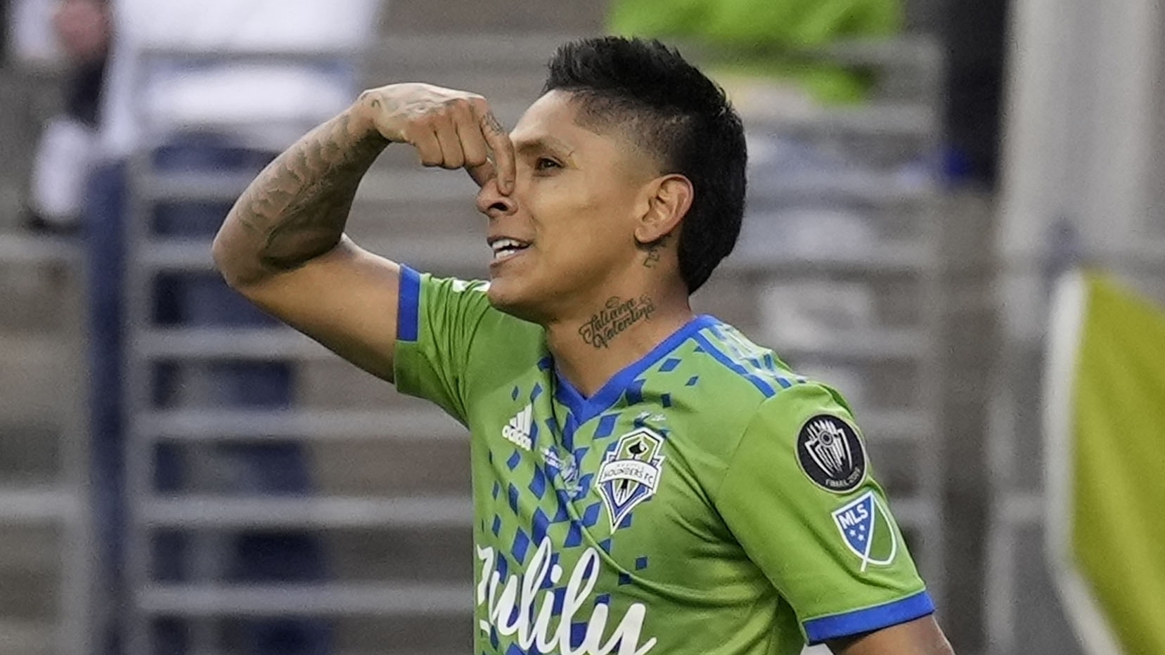 FOTO: ¿Raúl Ruidíaz se burla de Talavera tras gol del Seattle Sounders?