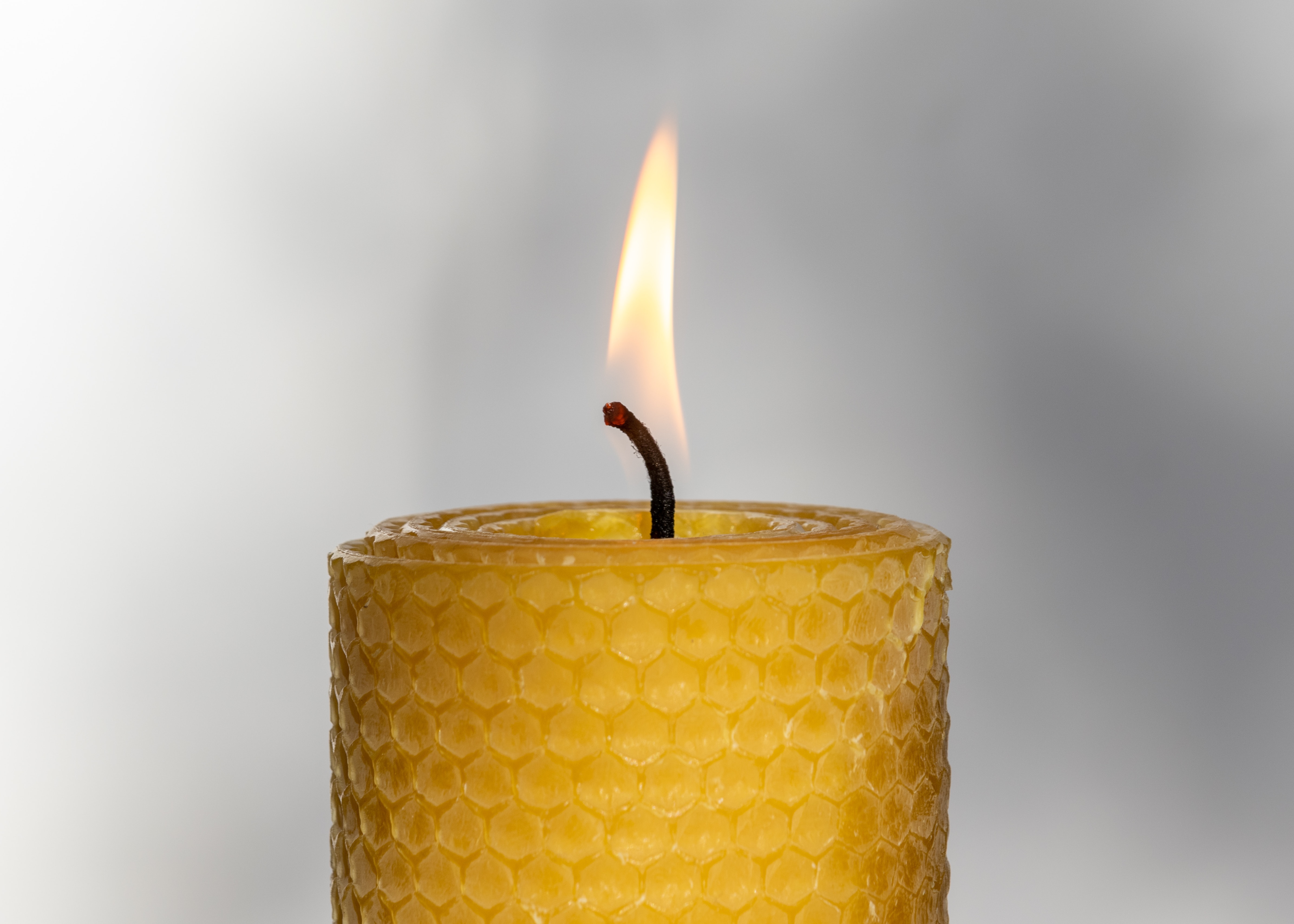 Ritual de vela de miel para los días 11 y 22 de cada mes: trae abundancia -  Ohlalá