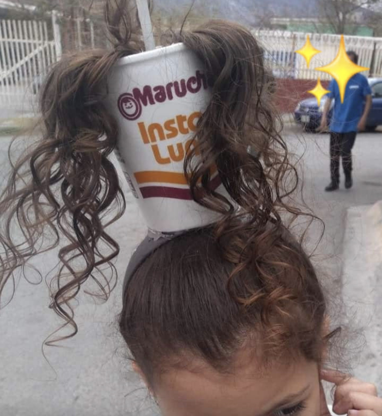 Ella triunfó en el Día del Peinado Loco con una sopa Maruchan, pero le  habrían hecho bullying