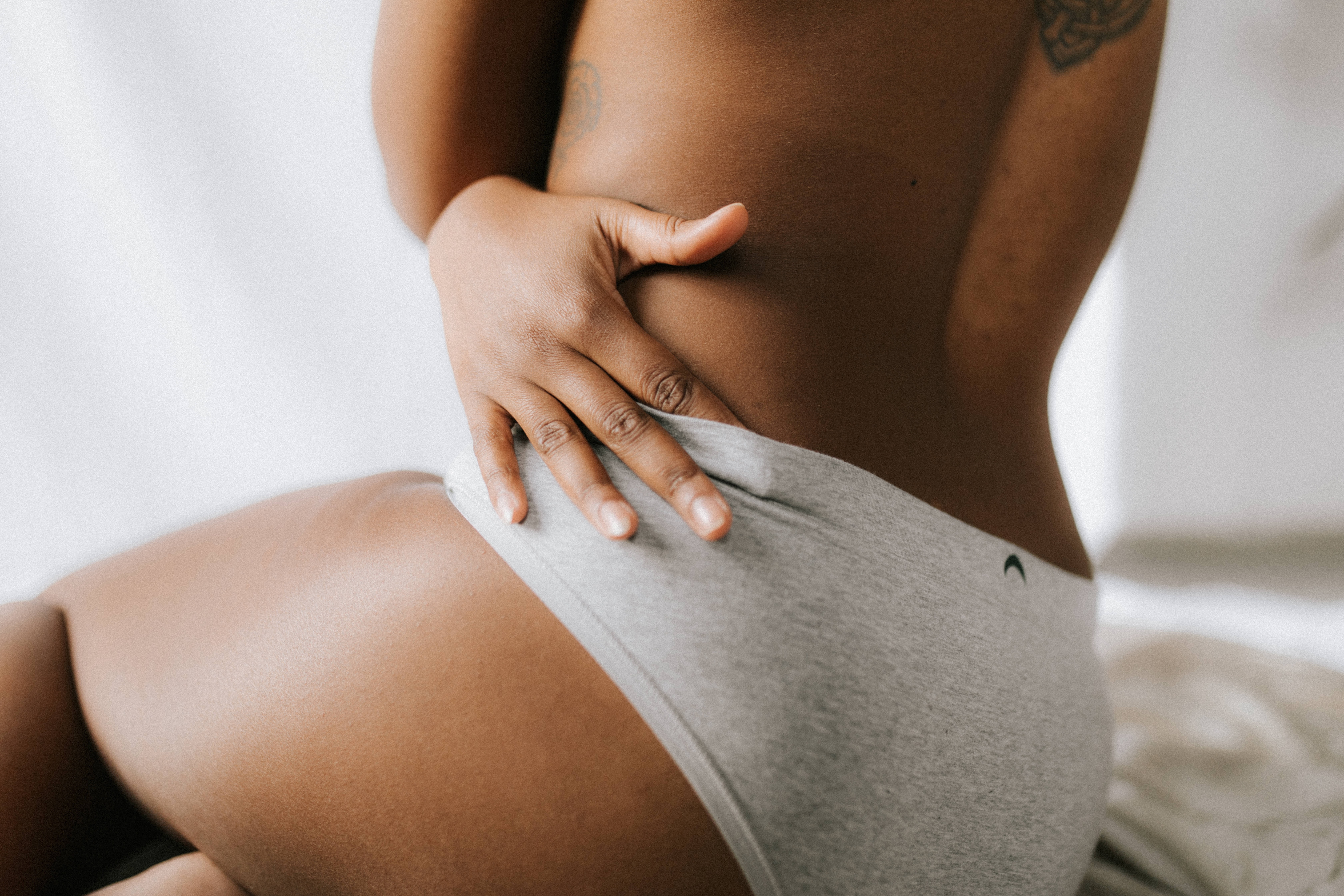 Qué son los hip dips en la cadera: el rasgo femenino “imperfecto” que está  en tendencia