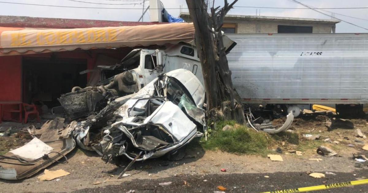 Conductor de Lamborghini muere calcinado tras accidente en Guadalajara