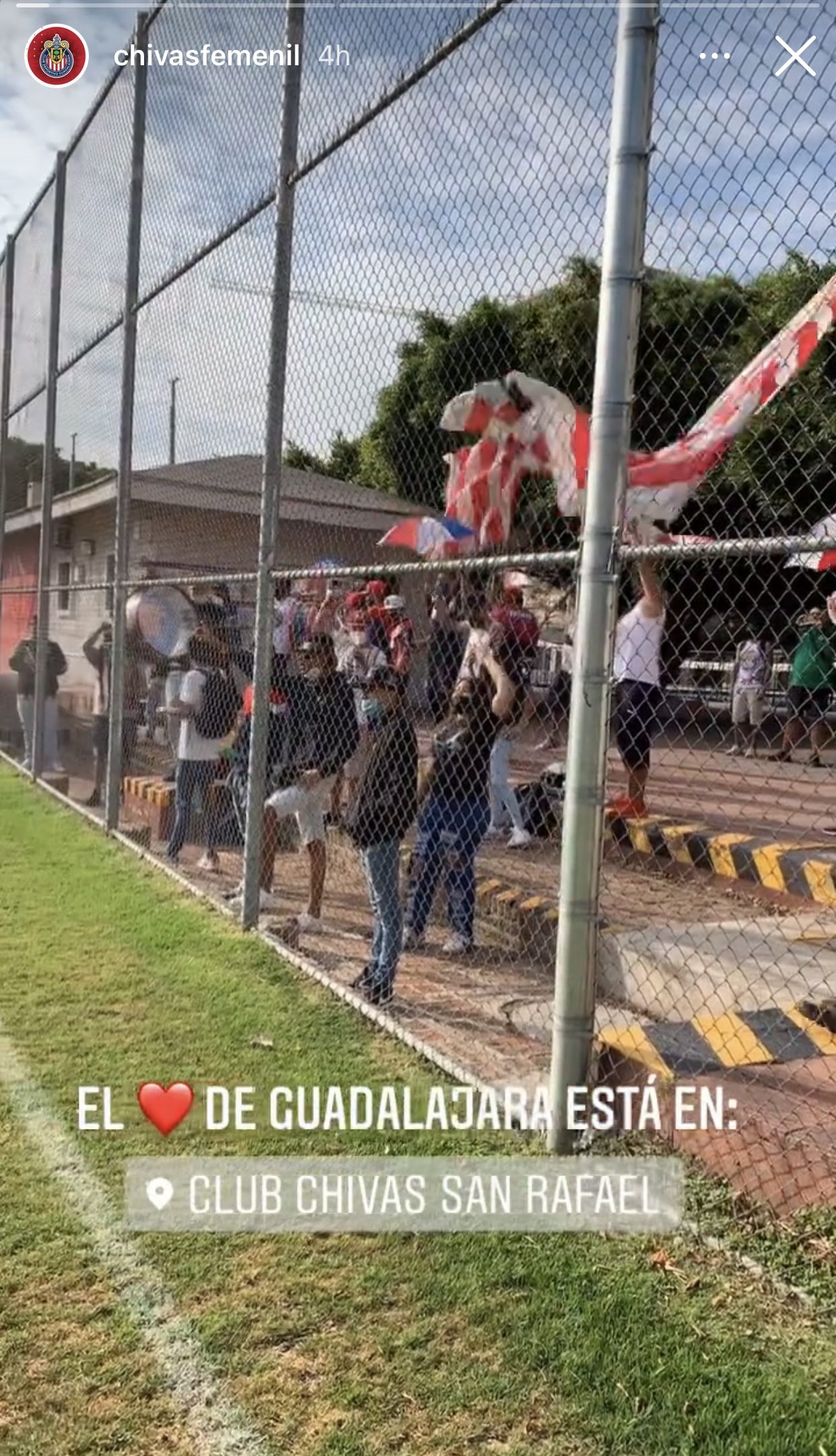 Chivas Femenil entrena con apoyo de sus fans