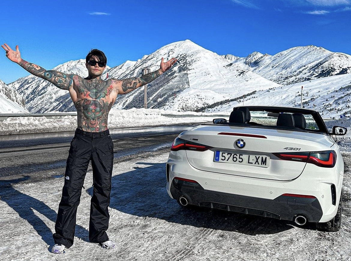 Yeferson Cossio en uno de sus viajes.