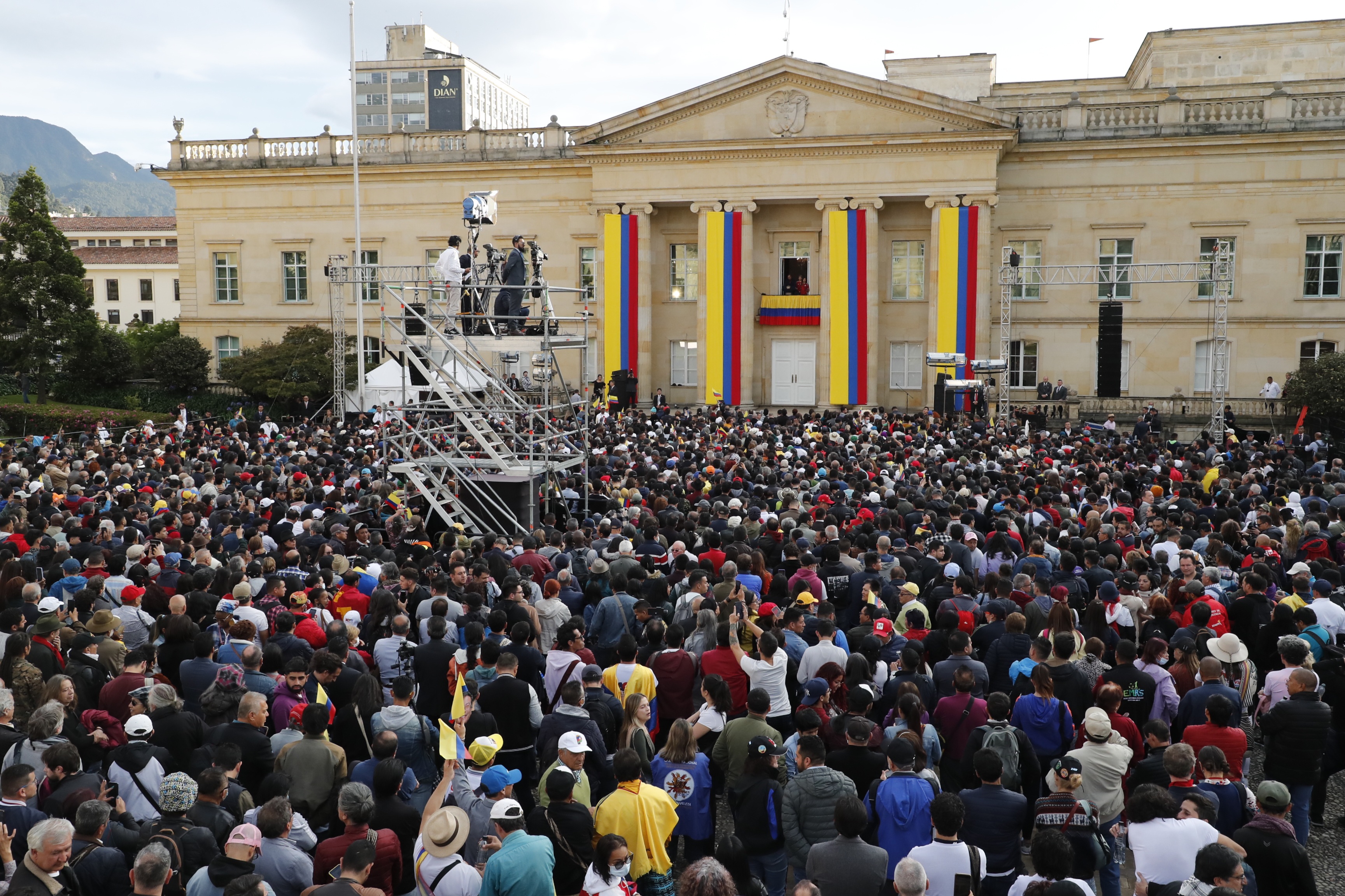 Presidente Gustavo Petro en el balcón de la Casa de Nariño, discurso.