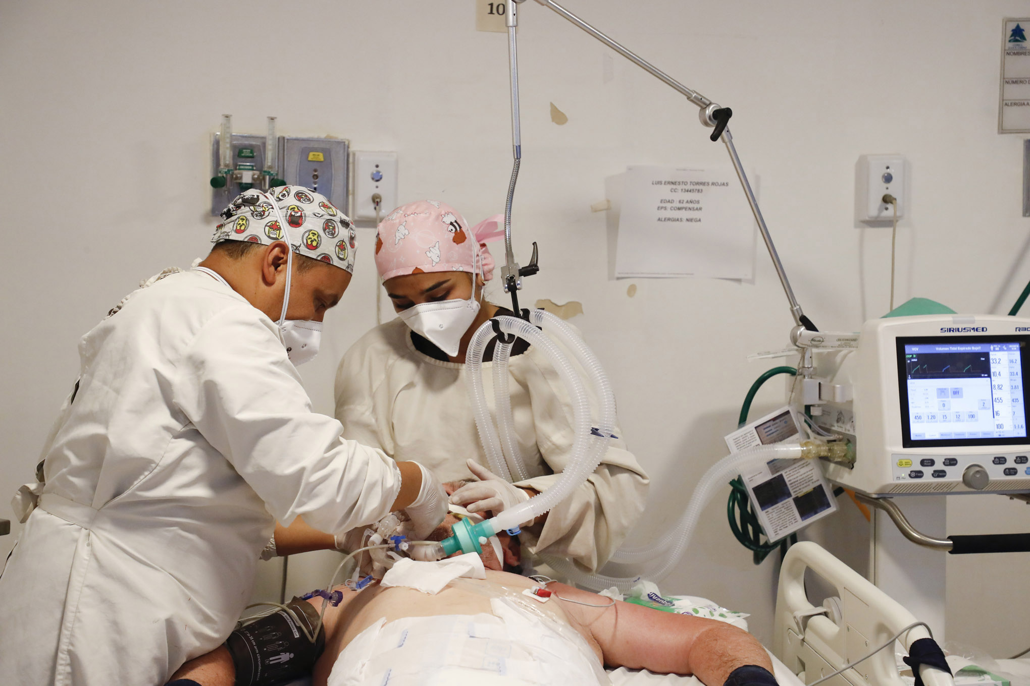 Clinica Juan N Corpas UCI Unidad de Cuidados Intensivos Covid 19coronavirusrespiratoriosLocalidad de SubaBogota enero 12 del 2021Foto Guillermo Torres Reina / Semana