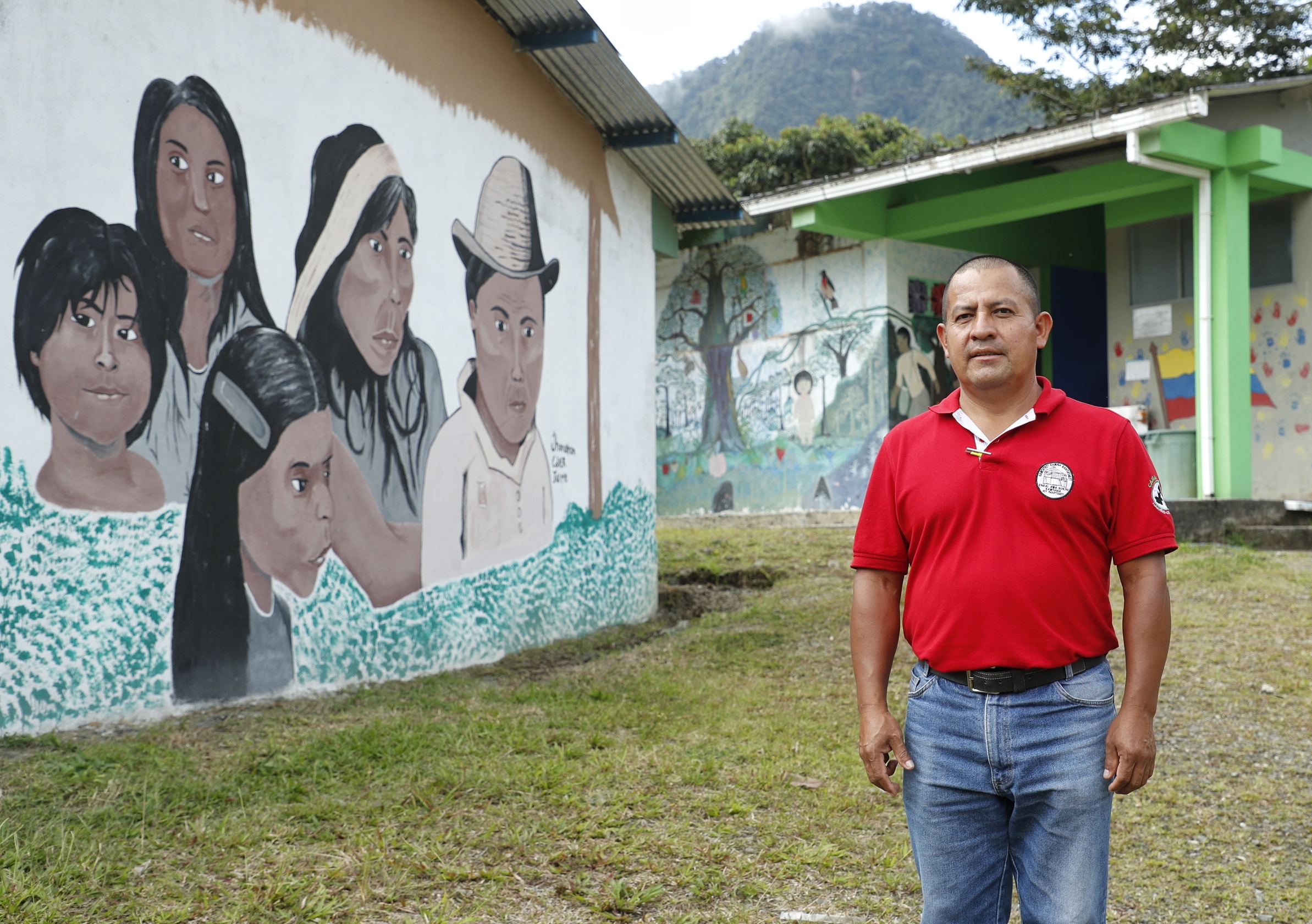 Raimundo Ortiz, rector de la Institución Educativa Bilingüe Agroindustrial de Sindagua, ubicada en el municipio de Ricaurte, Nariño.