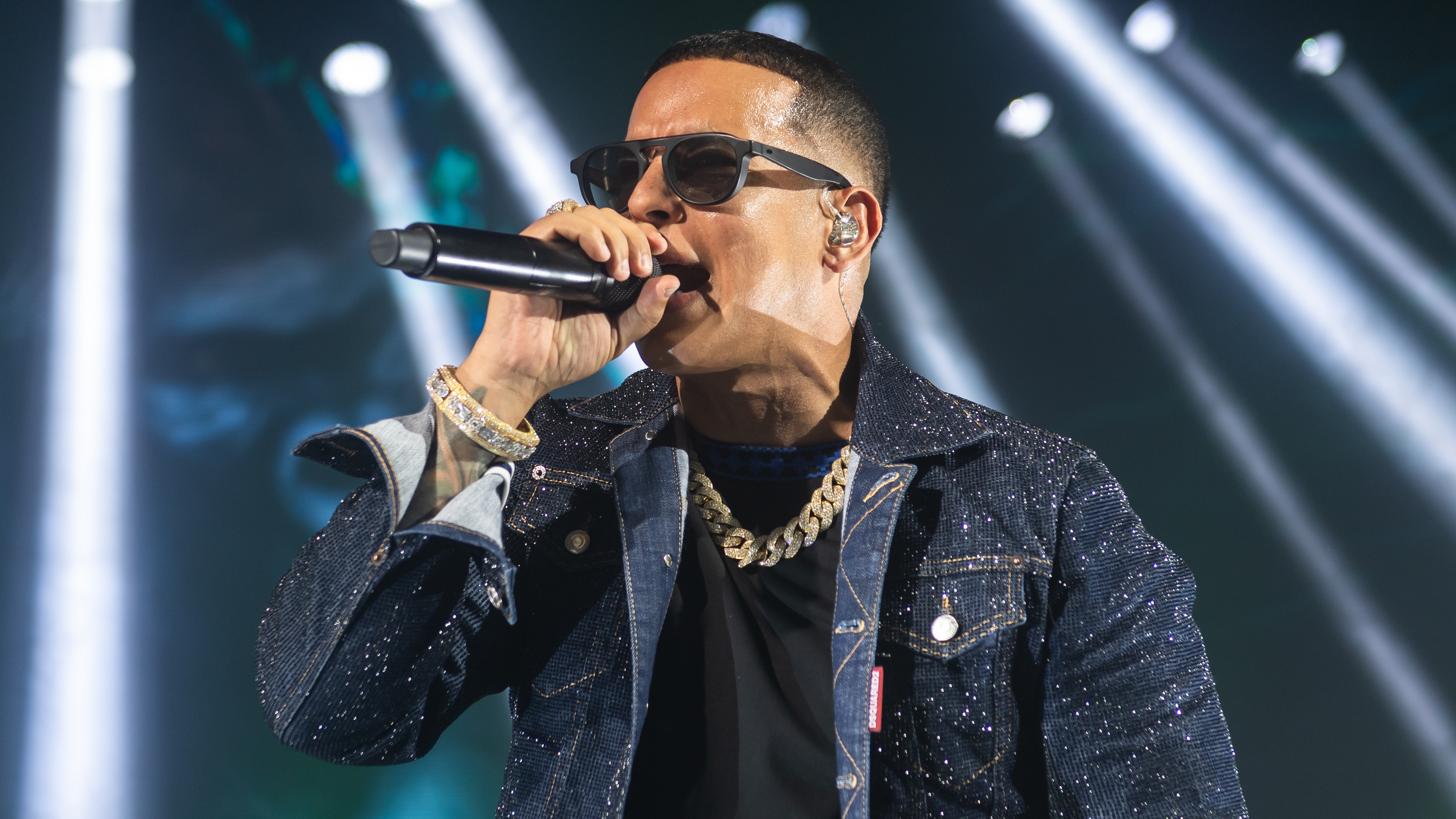 Noticias De Daddy Yankee: Daddy Yankee rules as Big Boss of reggaeton