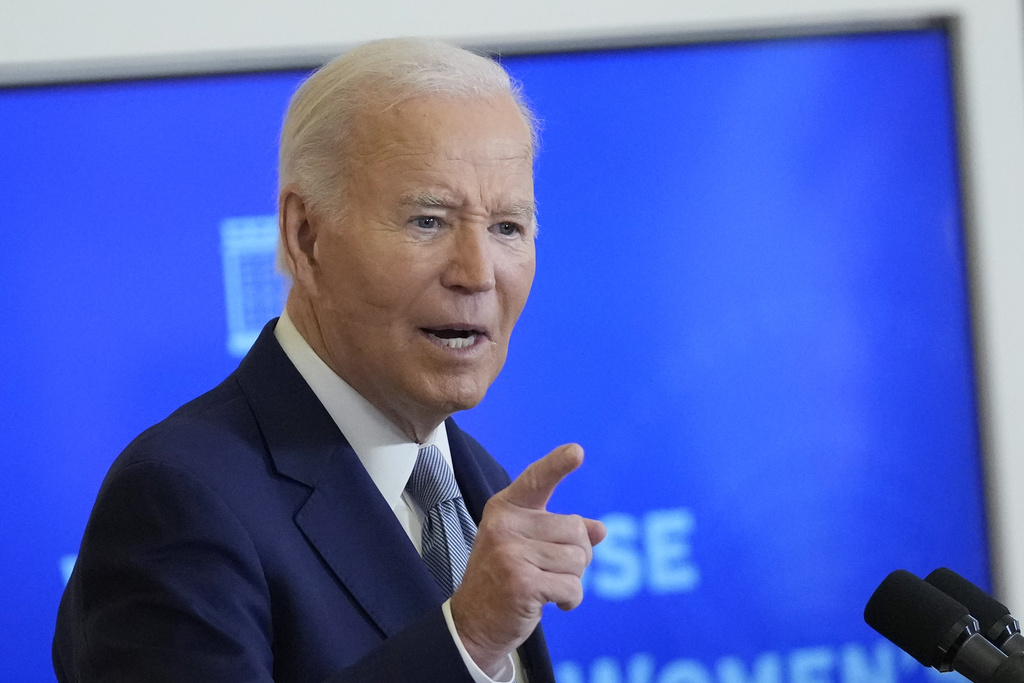 El presidente, Joe Biden, habla en una conferencia sobre investigación sobre salud de mujeres en la Casa Blanca, en la Sala Este de la Casa Blanca en Washington, el miércoles 11 de diciembre de 2024. (AP Foto/Susan Walsh)