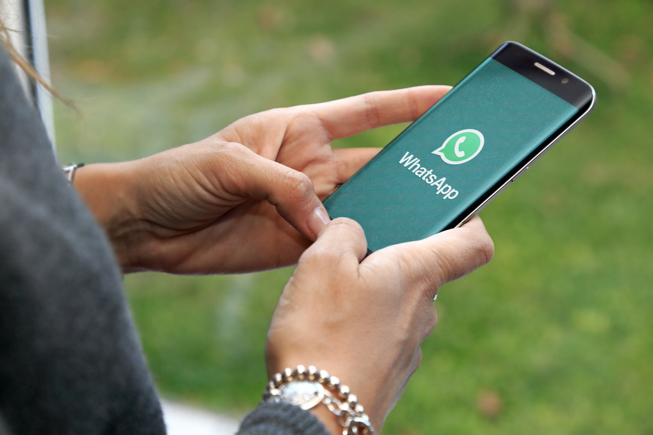 Crean chat de WhatsApp para hablar sobre salud sexual