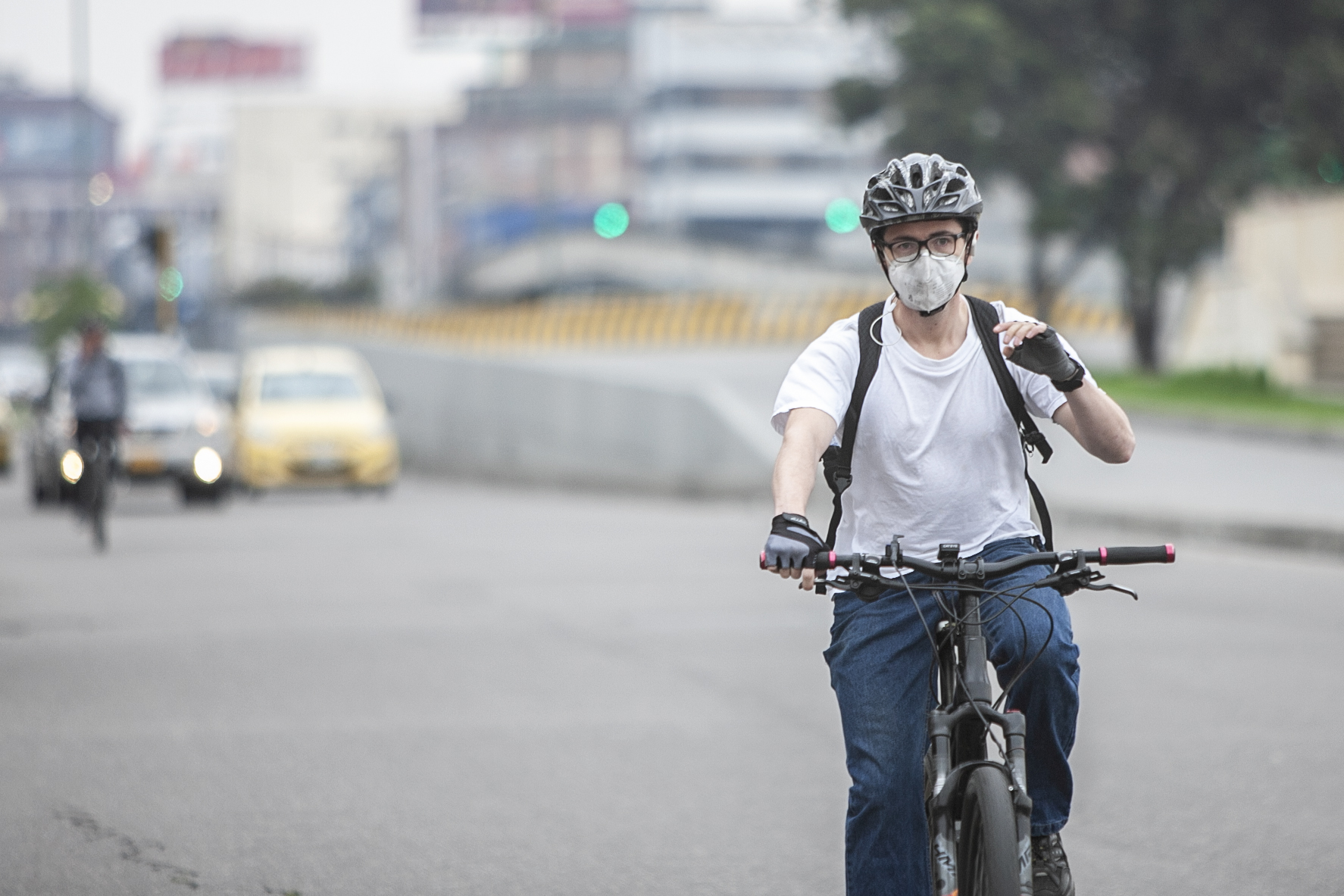 Fotografias gente con tapa bocas / Coronavirus /Bicicletas
Calle 76 / estacion de transmilenio Heores / Calle 72
16 de Marzo del 2020
Jonathan Chiquiza Ariza / Semana