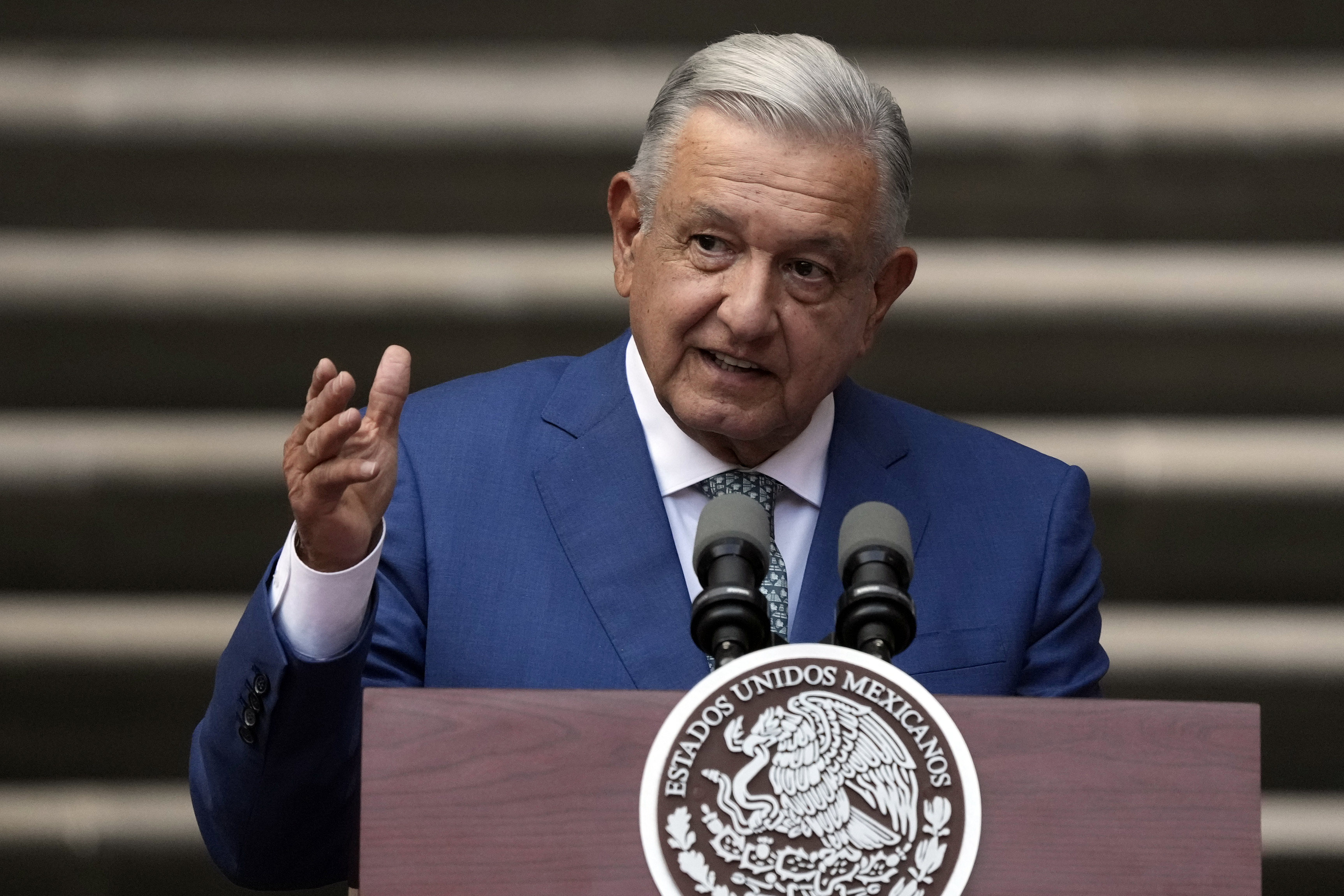 Un mes antes de entregar el cargo, Manuel López Obrador defendió su legado en México para construir “una nueva patria” - Semana