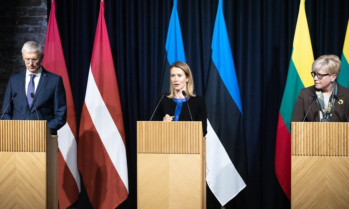 Primeros ministros de Estonia, Letonia y Lituania ofrecen rueda de prensa sobre rechazo  que el COI permita participación de atletas rusos en Paris 2024.