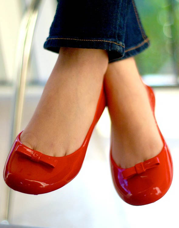 cómo combinar zapatos de charol