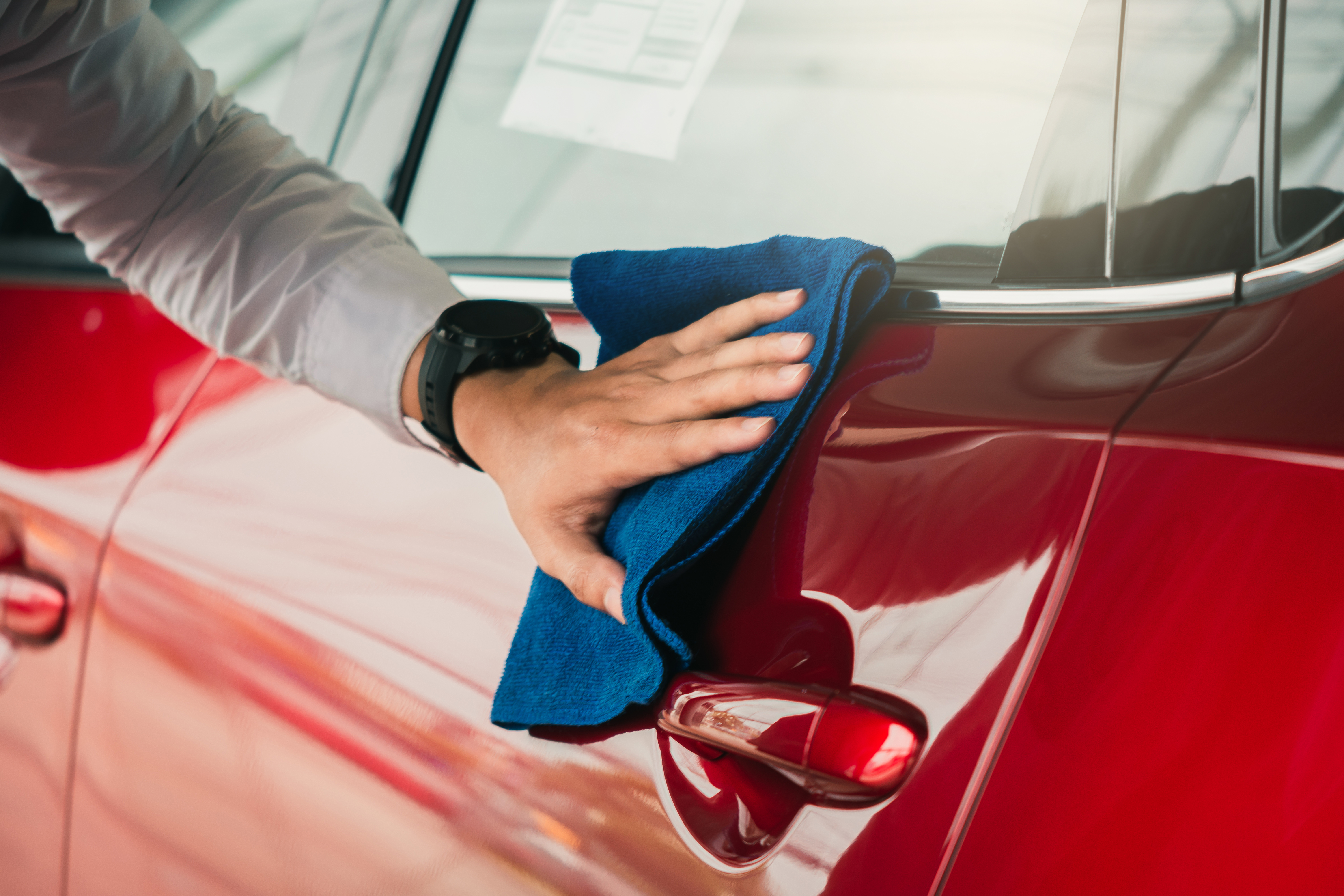 Cómo pulir un automóvil: consejos sobre cómo hacerlo usted mismo