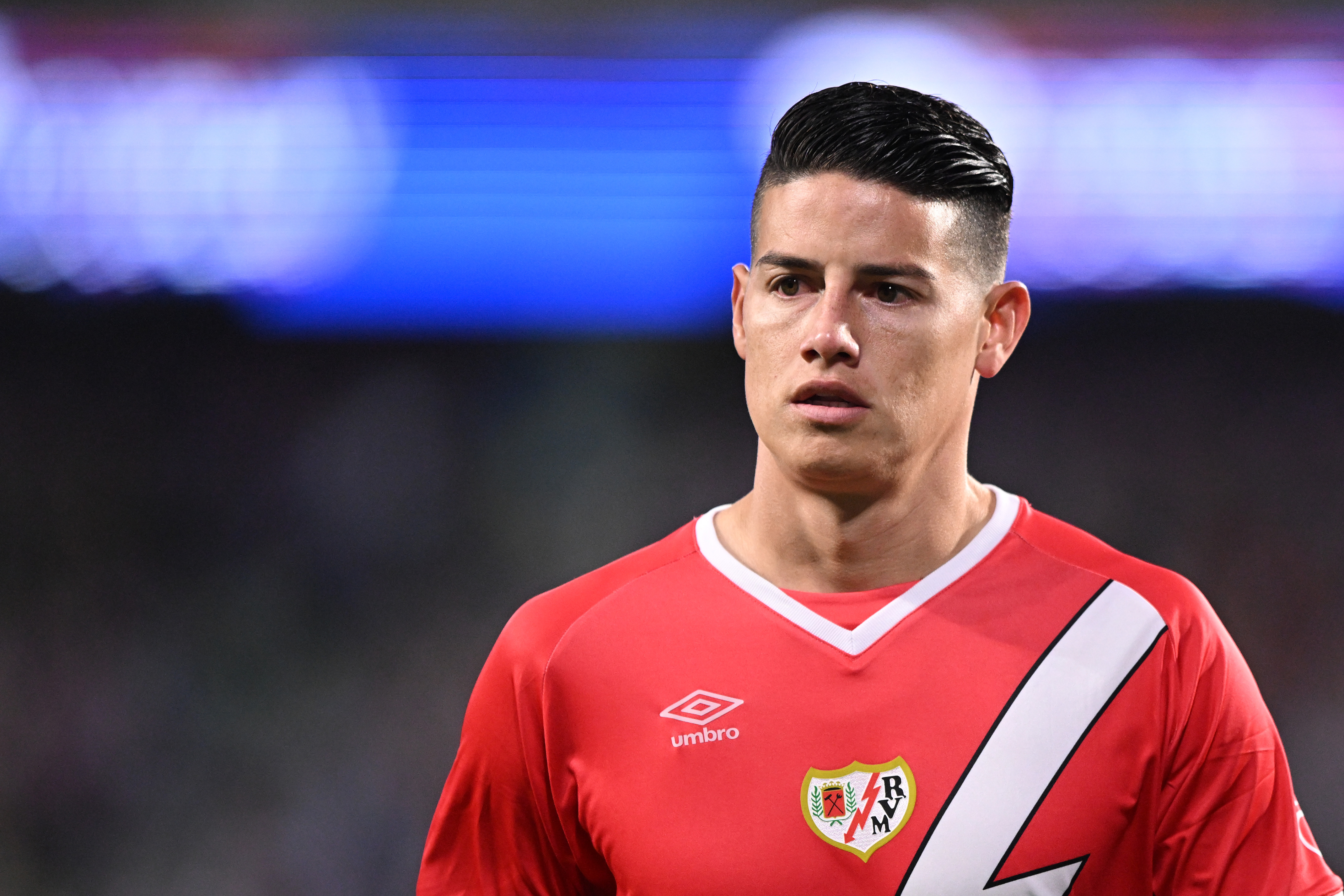 James Rodríguez tiene un Mercedes-Benz en el que lo han visto yendo a entrenar a la sede del Rayo Vallecano