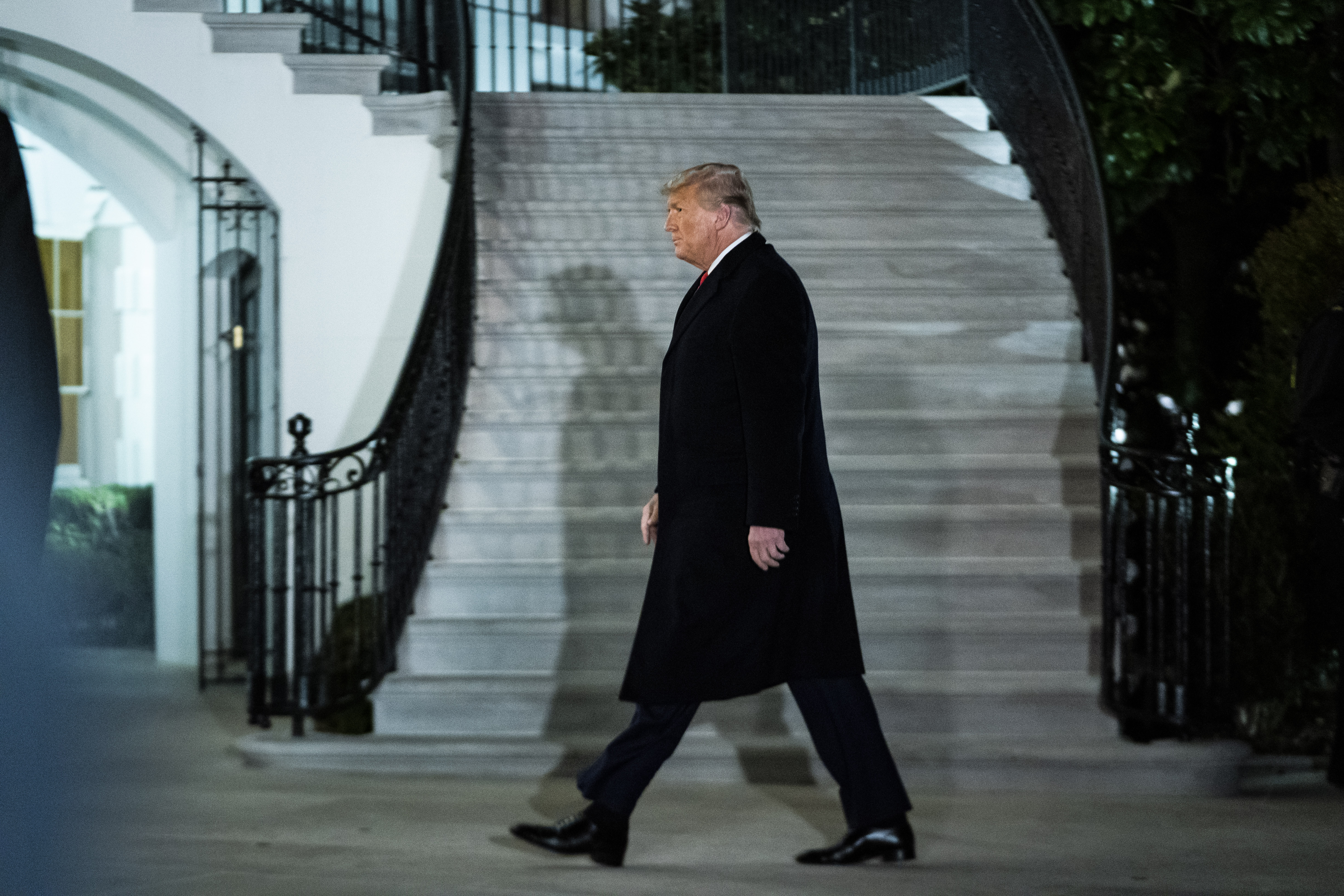 El presidente Donald Trump regresando a su hogar. (Foto por Jabin Botsford/The Washington Post via Getty Images)