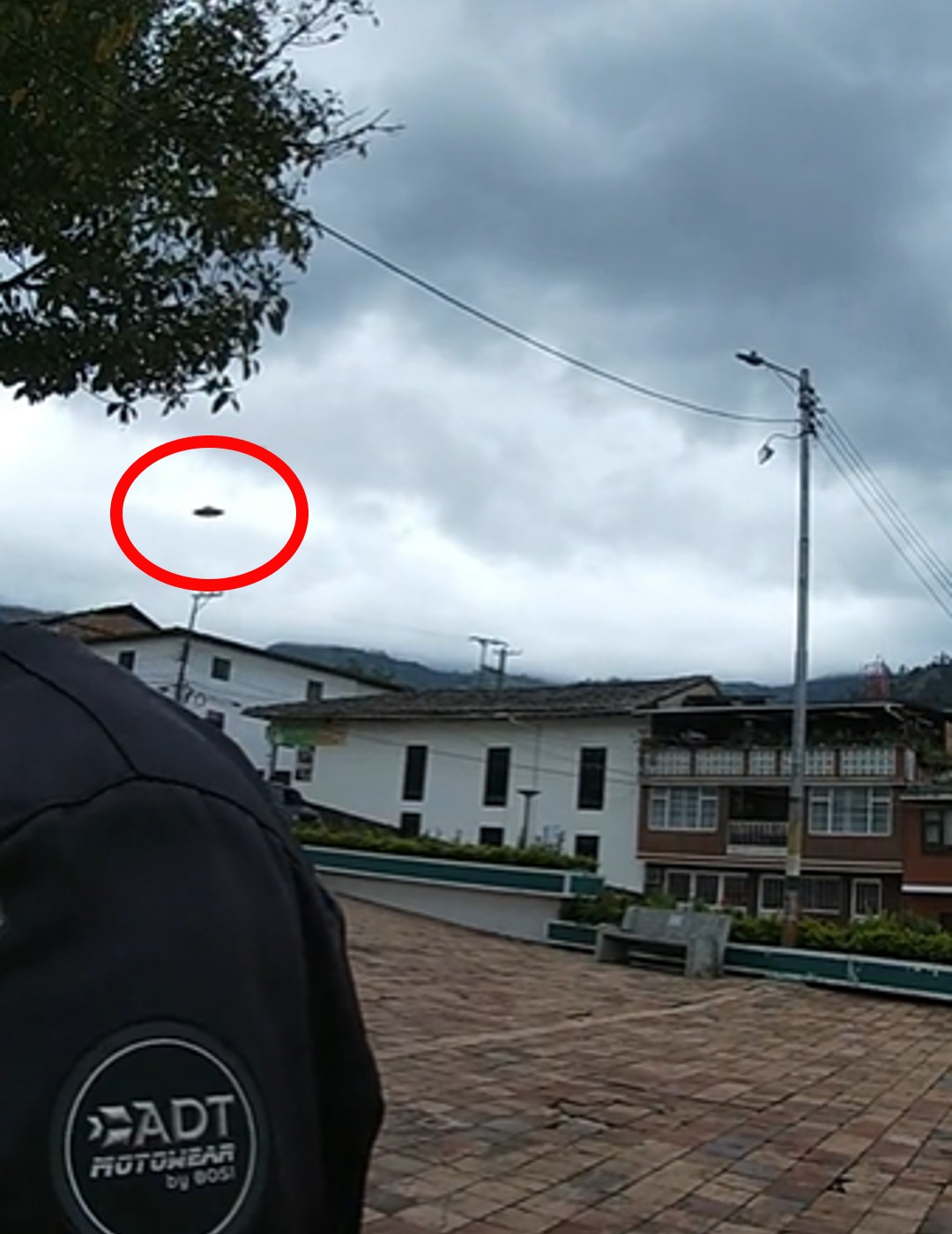 Video: registran el avistamiento de supuesto ovni en Tunja, Boyacá; las  imágenes han desatado todo tipo de reacciones