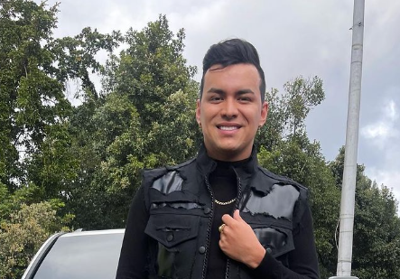 Una vez más, el cantante de música popular, habló sobre sus fortunas.