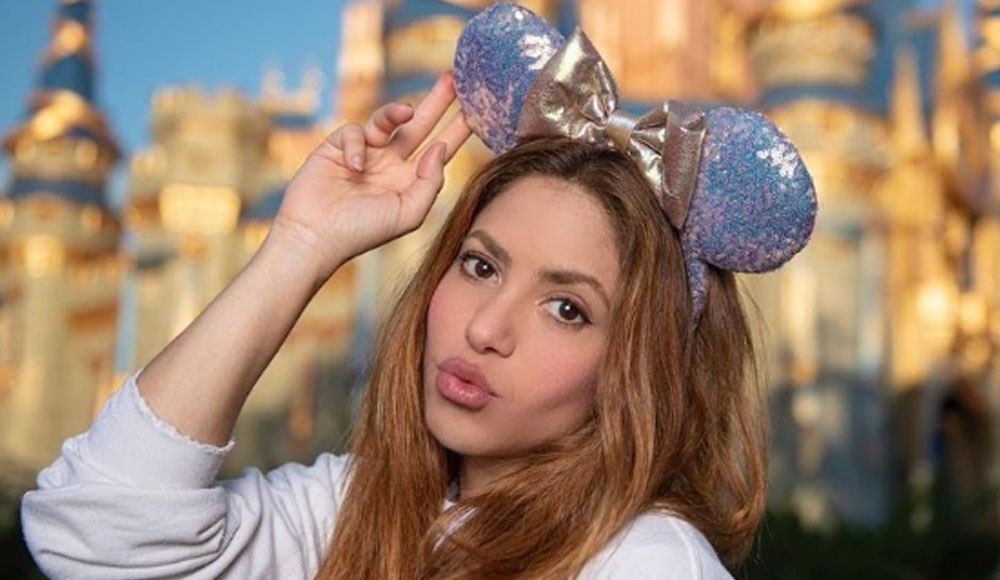 La colombiana asistió a un partido de sus hijos, por lo que fue captada por varios presentes del lugar.