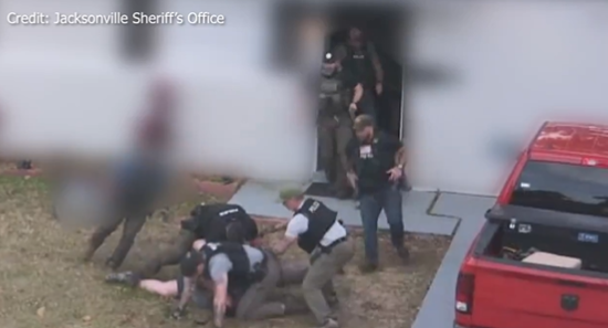 El hombre fue arrestado por la policía mientras se disponía a encontrarse con una menor de edad