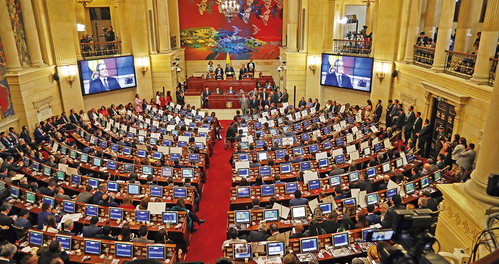 Avanza en el Congreso el proyecto que permitirá elegir a congresistas desde  los 18 años