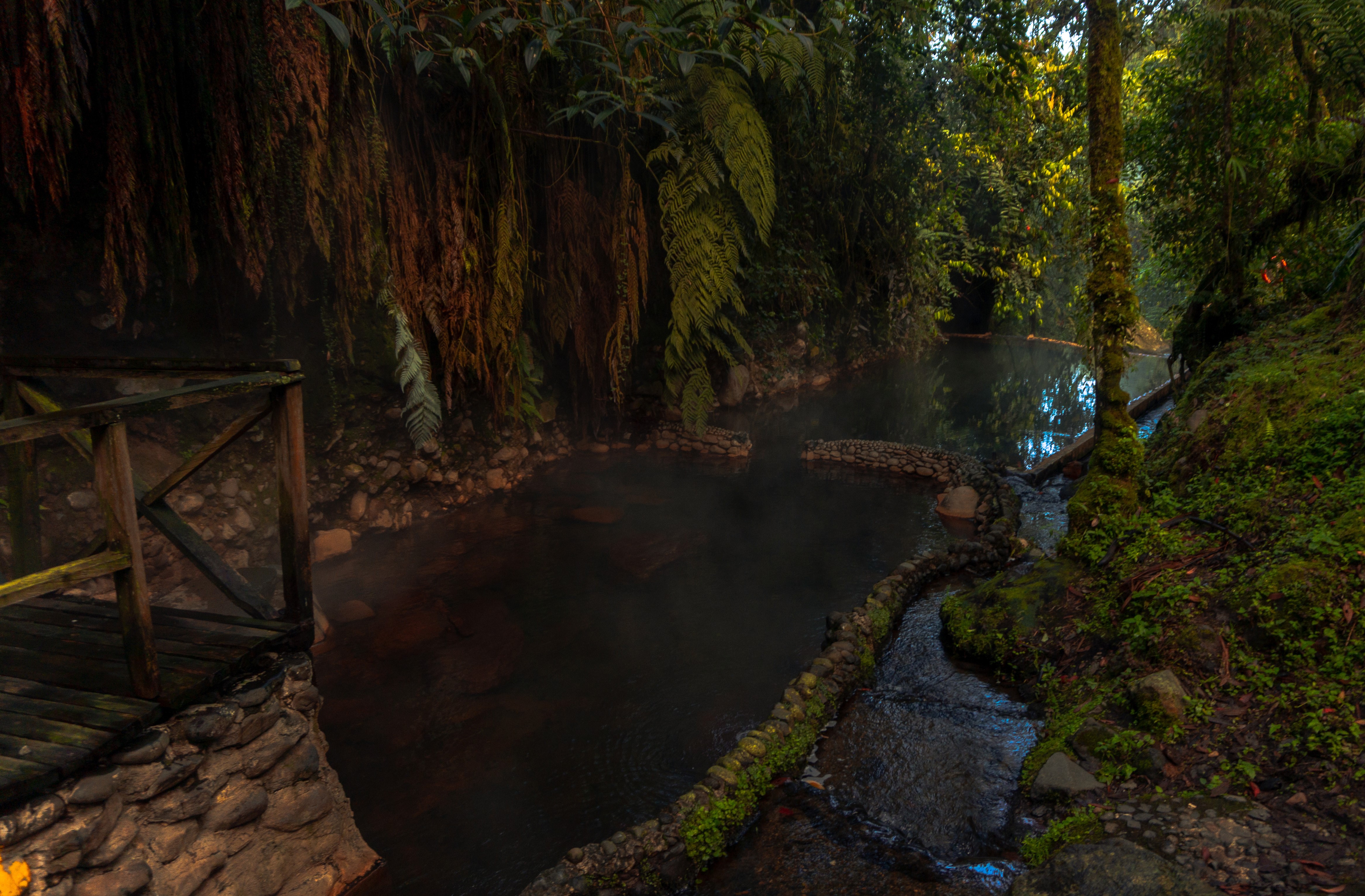 En San Vicente Reserva Termal están los termales más naturales que tiene Colombia.