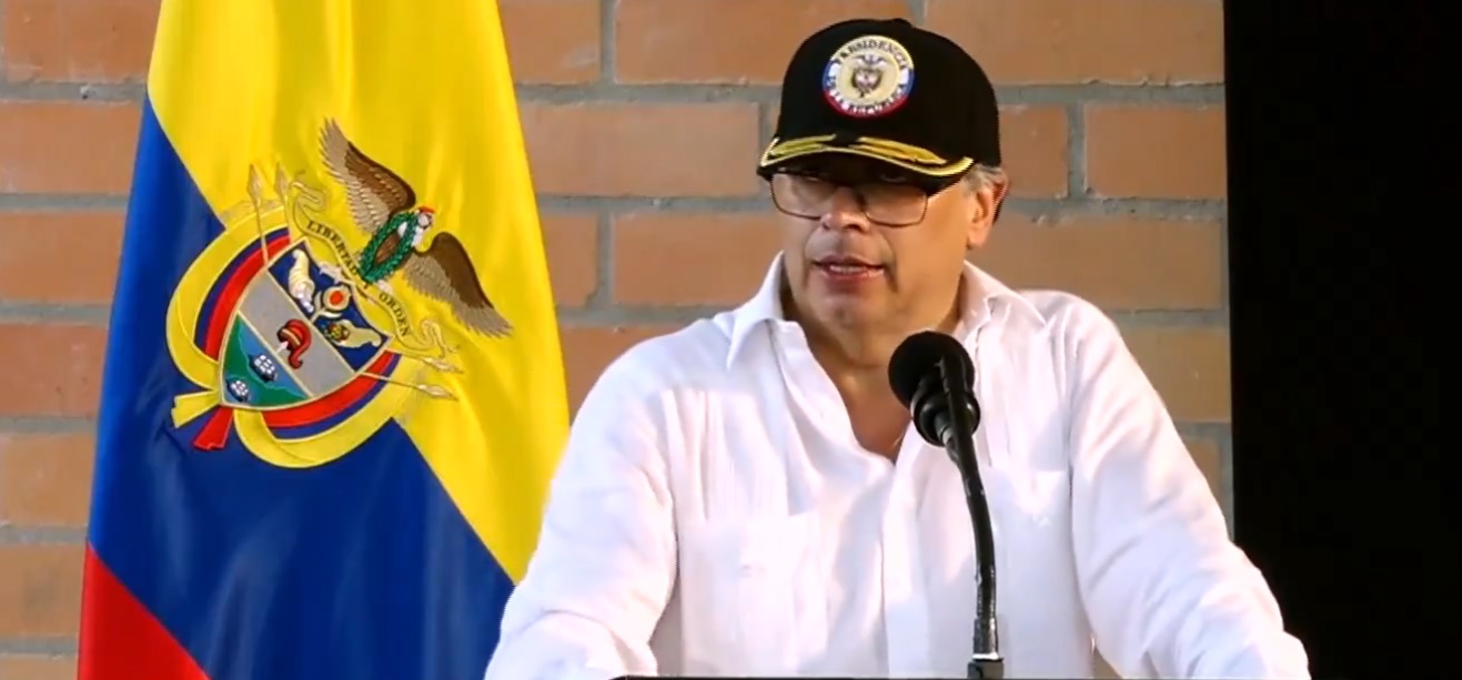 El llamado del Jefe de Estado a sumarse a la asociación para la paz que plantea el gobierno lo extendió a los grupos armados ilegales que operan en el territorio. Foto: Presidencia