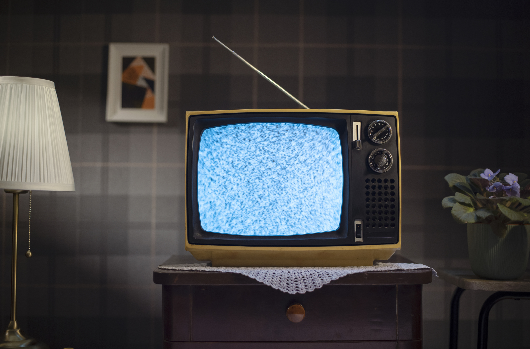 El truco para convertir una vieja TV en una nueva con Netflix, HBO y Disney  - El Cronista