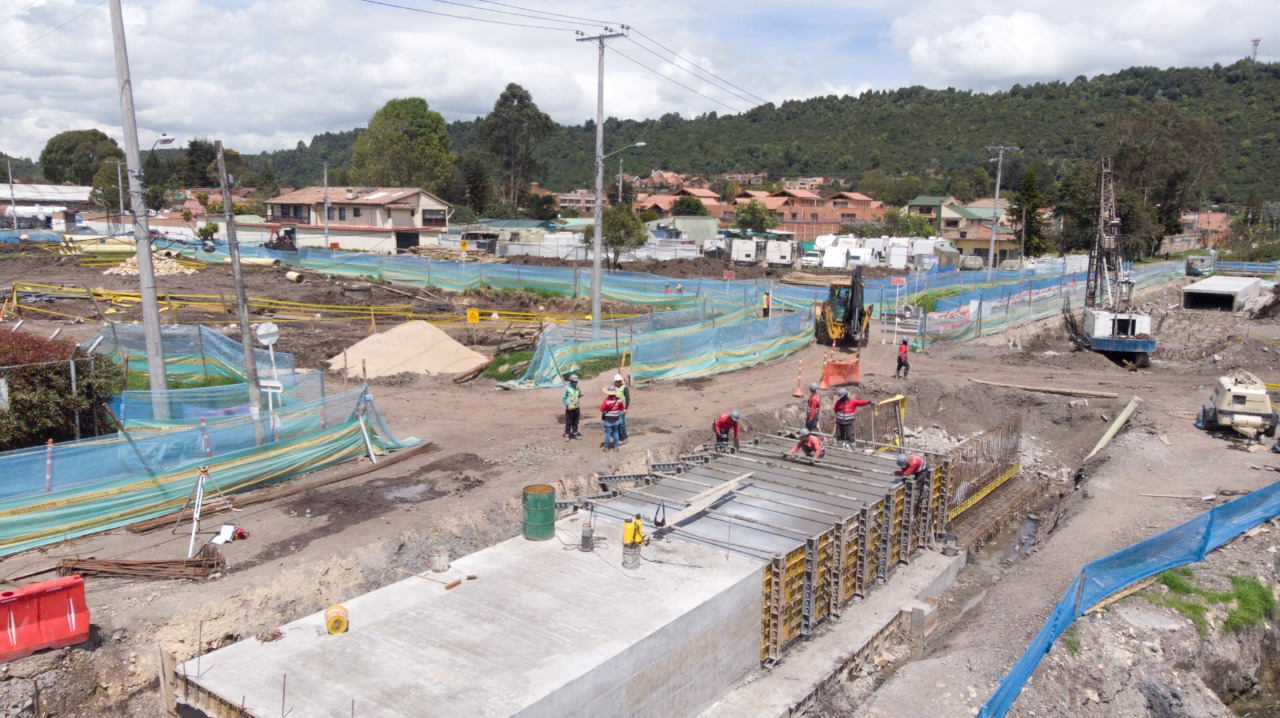 Los trabajos de conservación y mantenimiento de la malla vial concentrarán el mayor número de trabajadores en la noche. Imagen de la prolongación de la avenida Boyacá entre calles 170 y 183.