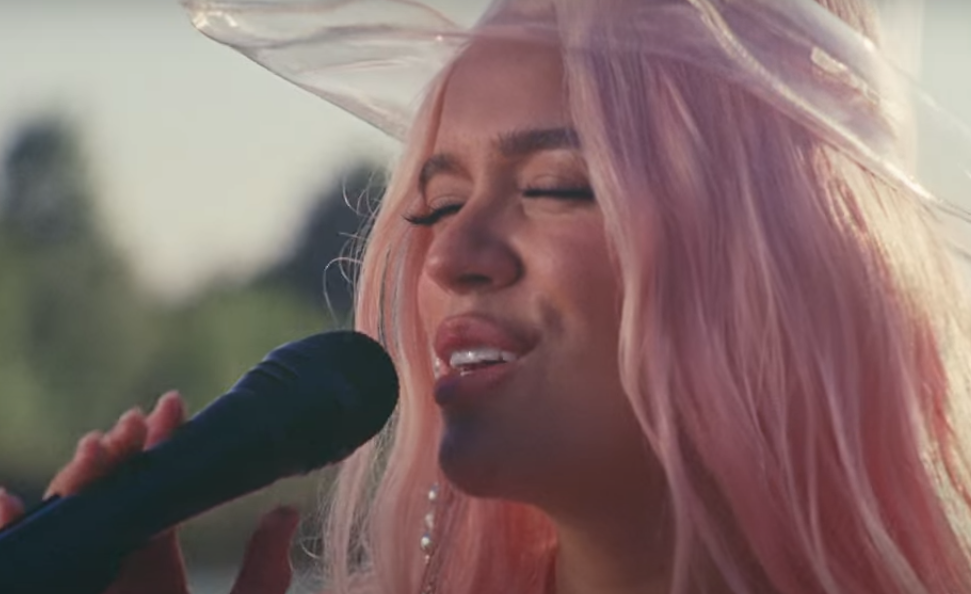 Karol en su nuevo video, "Mi ex tenía razón".