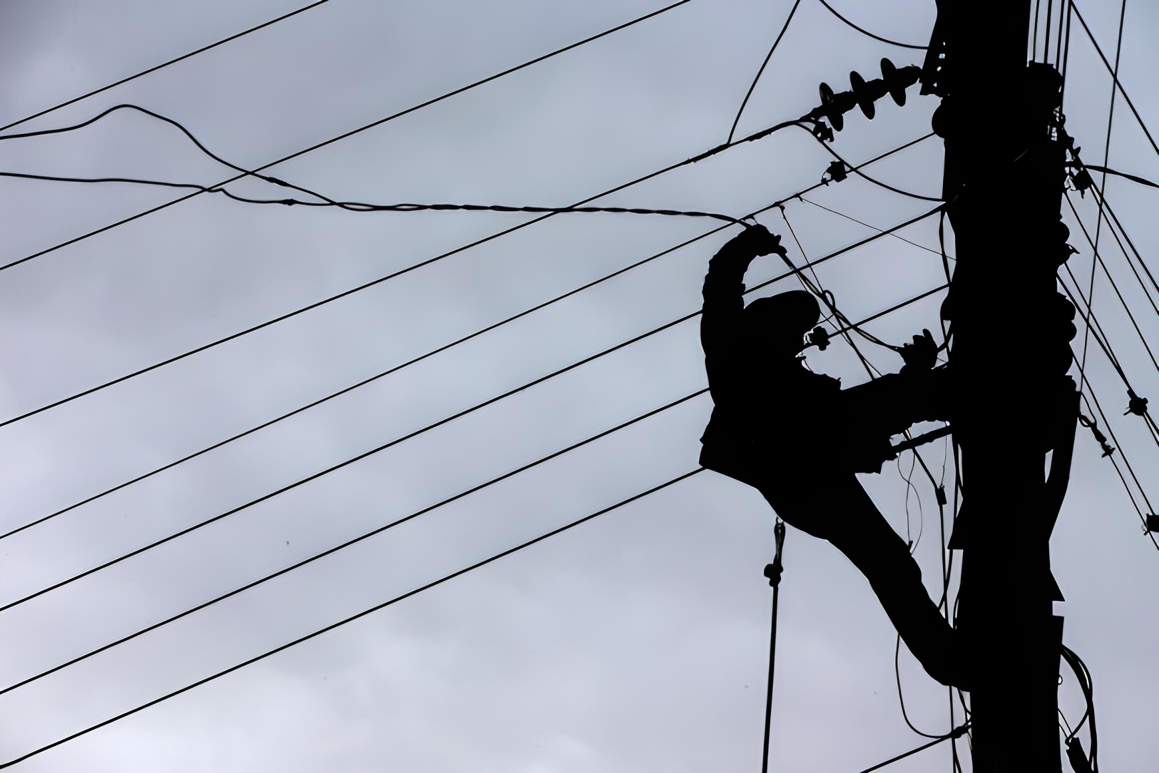 ETB denunció que bandas organizadas y habitantes de calle están robando los cables de cobres y fibra óptica de Internet