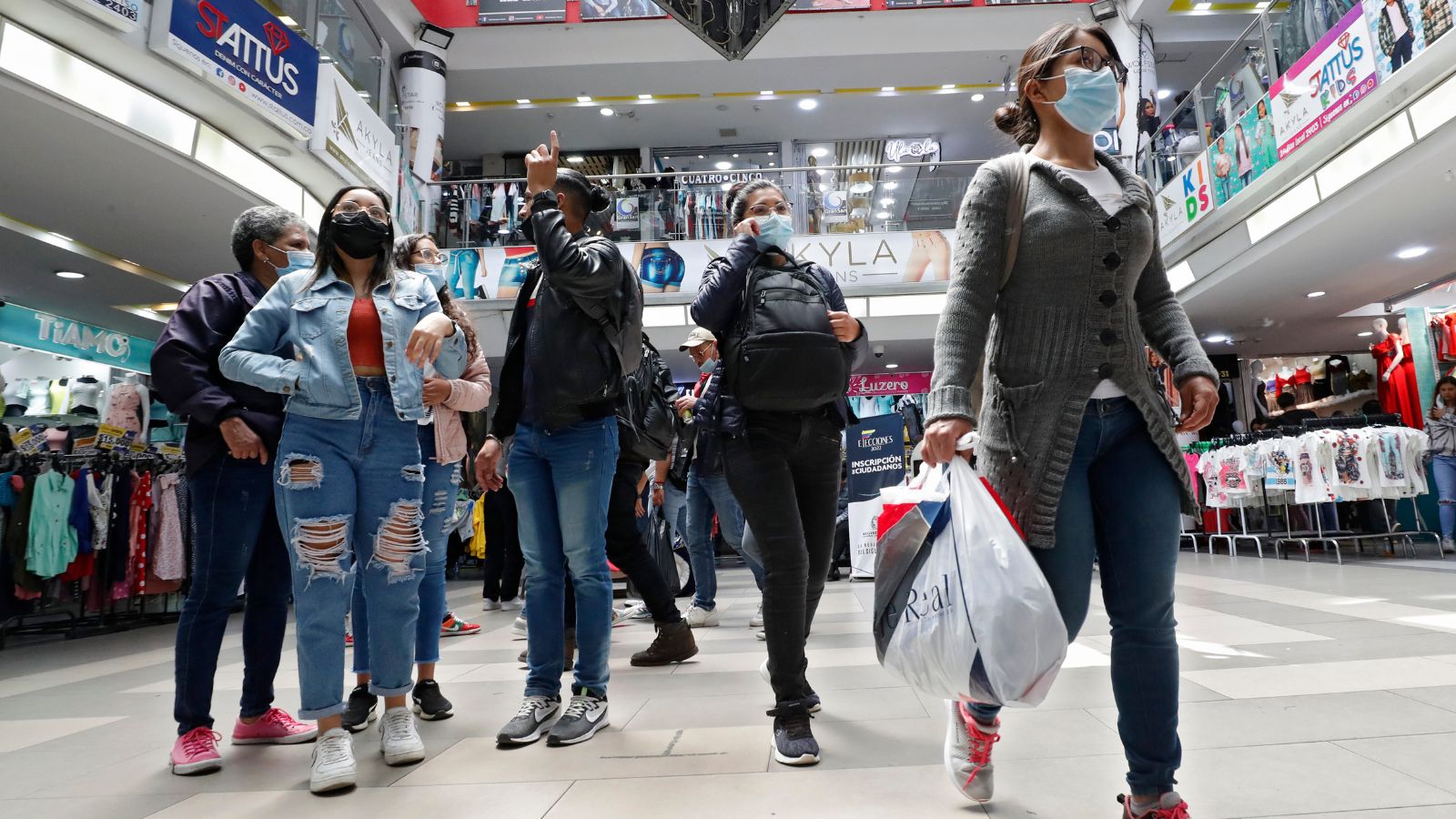 La inclusión financiera de las personas venezolanas incluye su bancarización para disfrutar de las promociones del comercio formal