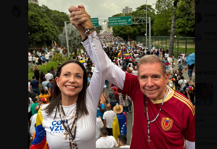 La dirigente igual asumió la campaña y recorrió todo el país en auto porque el chavismo le impide viajar en avión. Foto. Redes Sociales