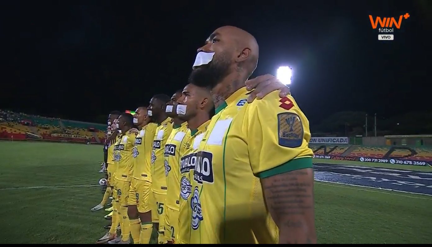 Los jugadores rechazaron, con una cinta en la boca, sanción contra Dudamel y Sambueza.