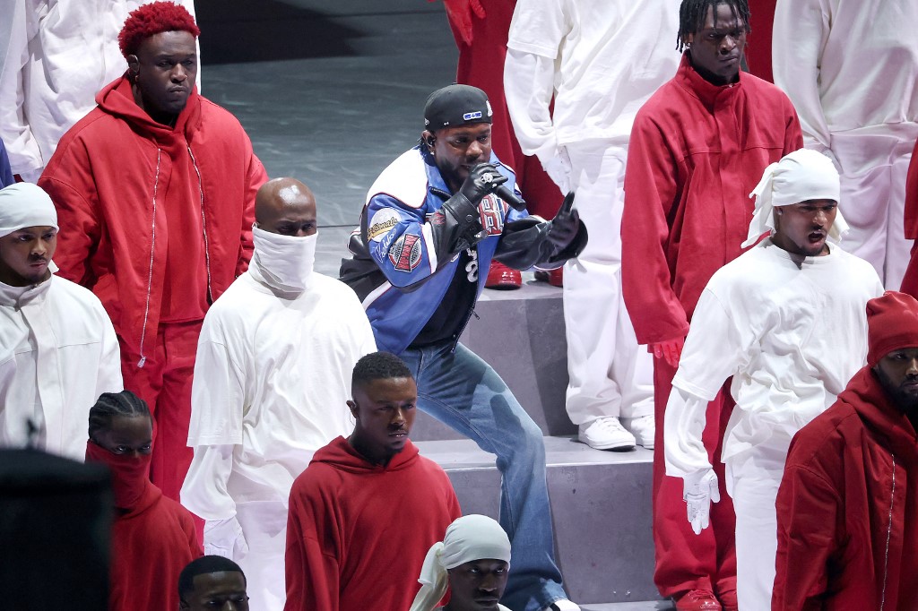 Kendrick Lamar se presenta en el escenario durante el espectáculo de medio tiempo del Super Bowl LIX de Apple Music en el Caesars Superdome el 9 de febrero de 2025 en Nueva Orleans, Luisiana. Chris Graythen/Getty Images/AFP (Photo by Chris Graythen / GETTY IMAGES NORTH AMERICA / Getty Images via AFP)