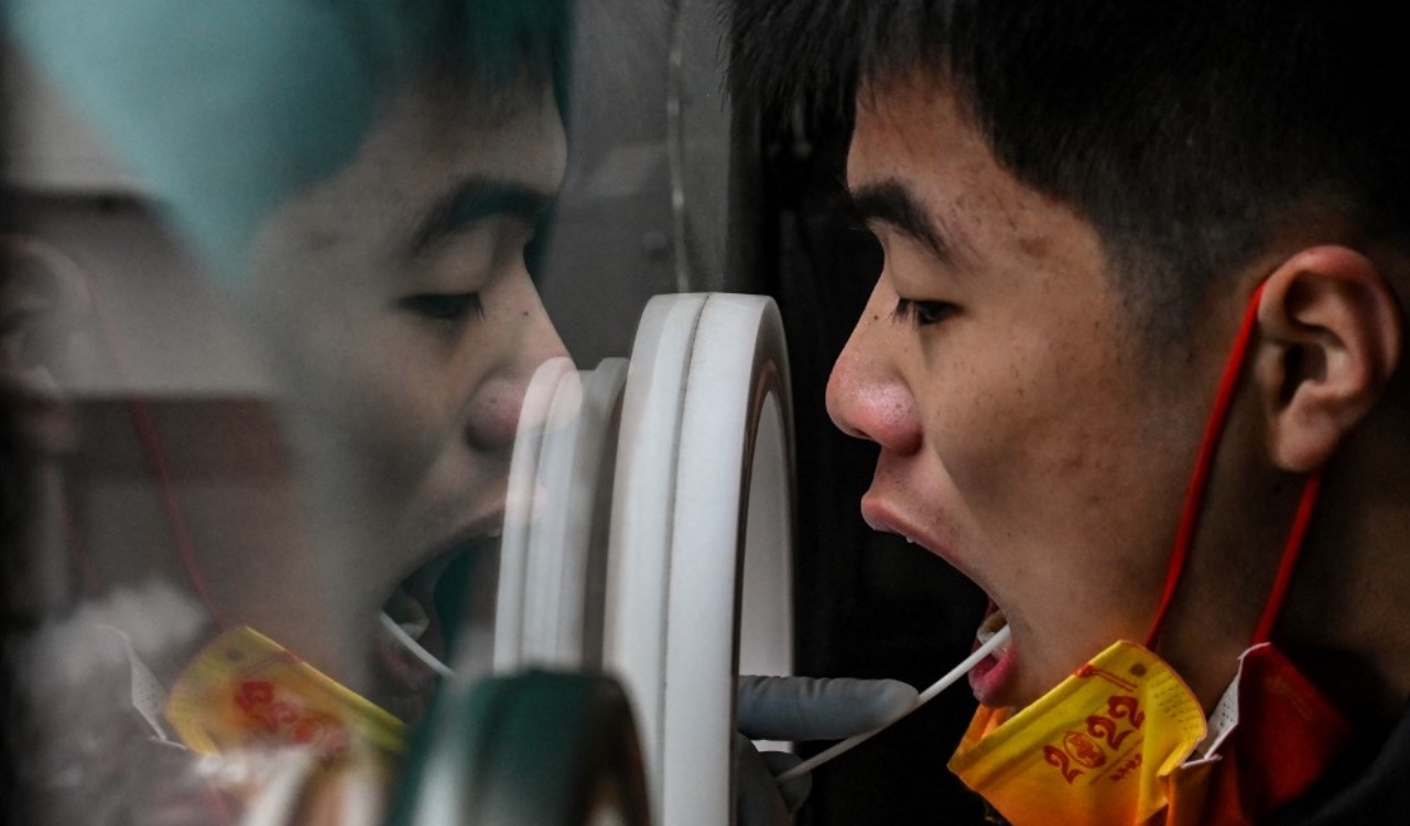 China vive un repunte de contagios luego que el país moderara las restricciones para combatir la pandemia de covid-19