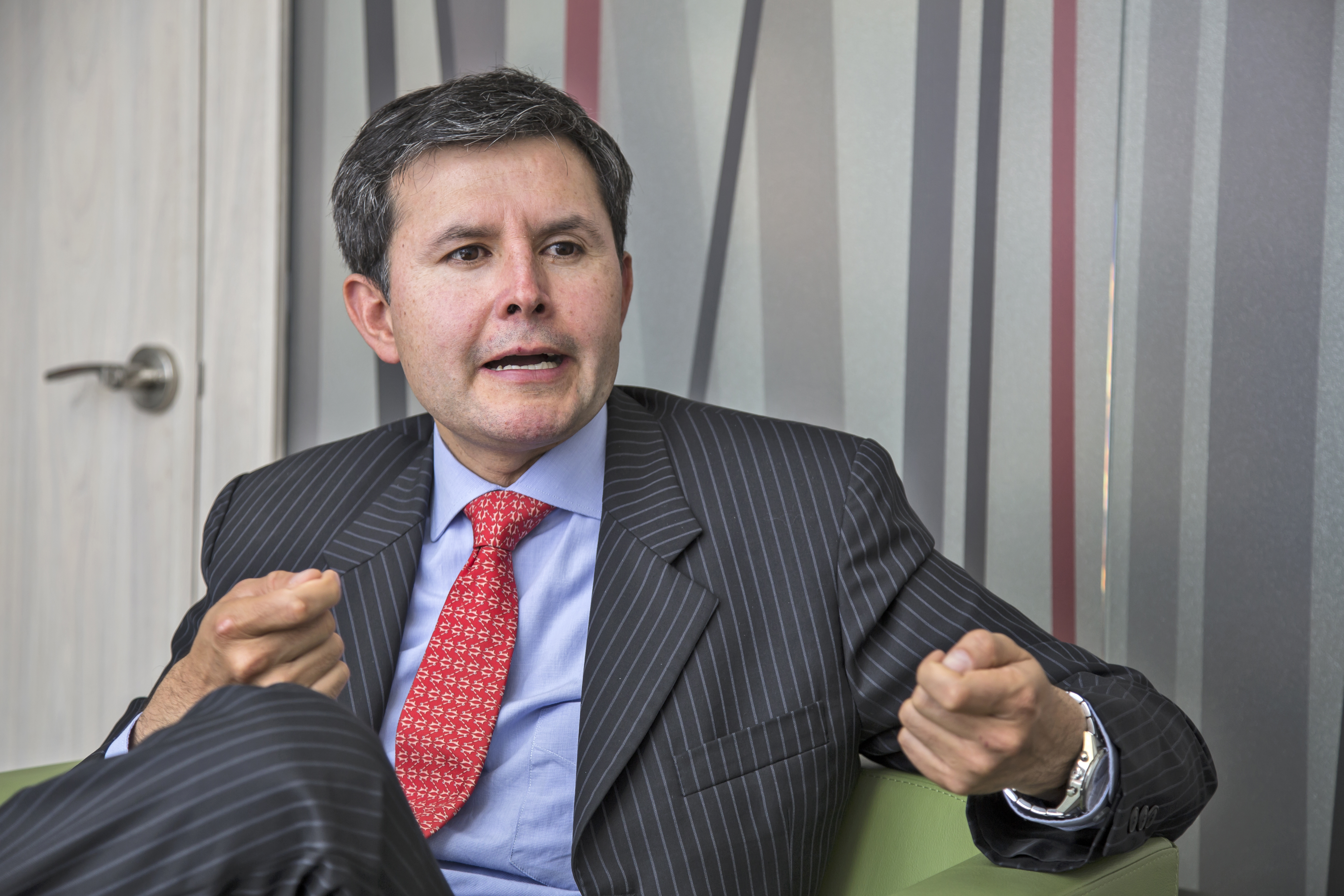 JOSE ROBERTO ACOSTA. ABOGADO Y ECONOMISTA.BOGOTA JUNIO 22 DE 2015.FOTO ALEJANDRO ACOSTA-REVISTA DINERO.