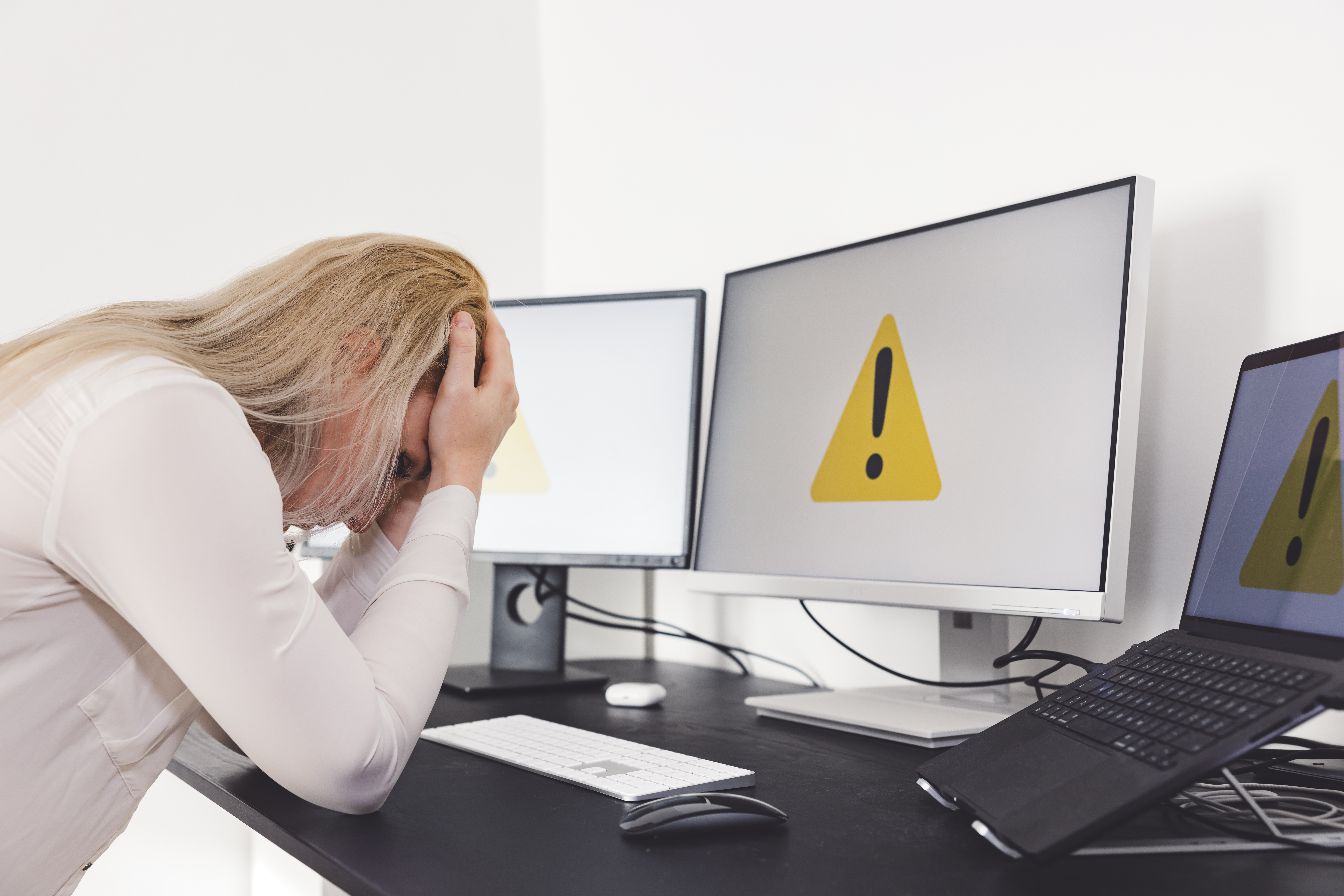 Las cuentas en línea que ya no se usan, deben ser eliminadas definitivamente por razones de seguridad.