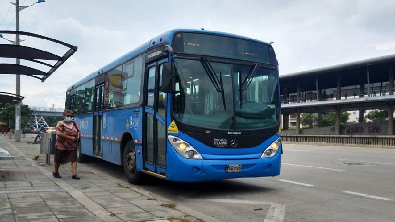 Hombres asaltaron un bus del MIO en Cali