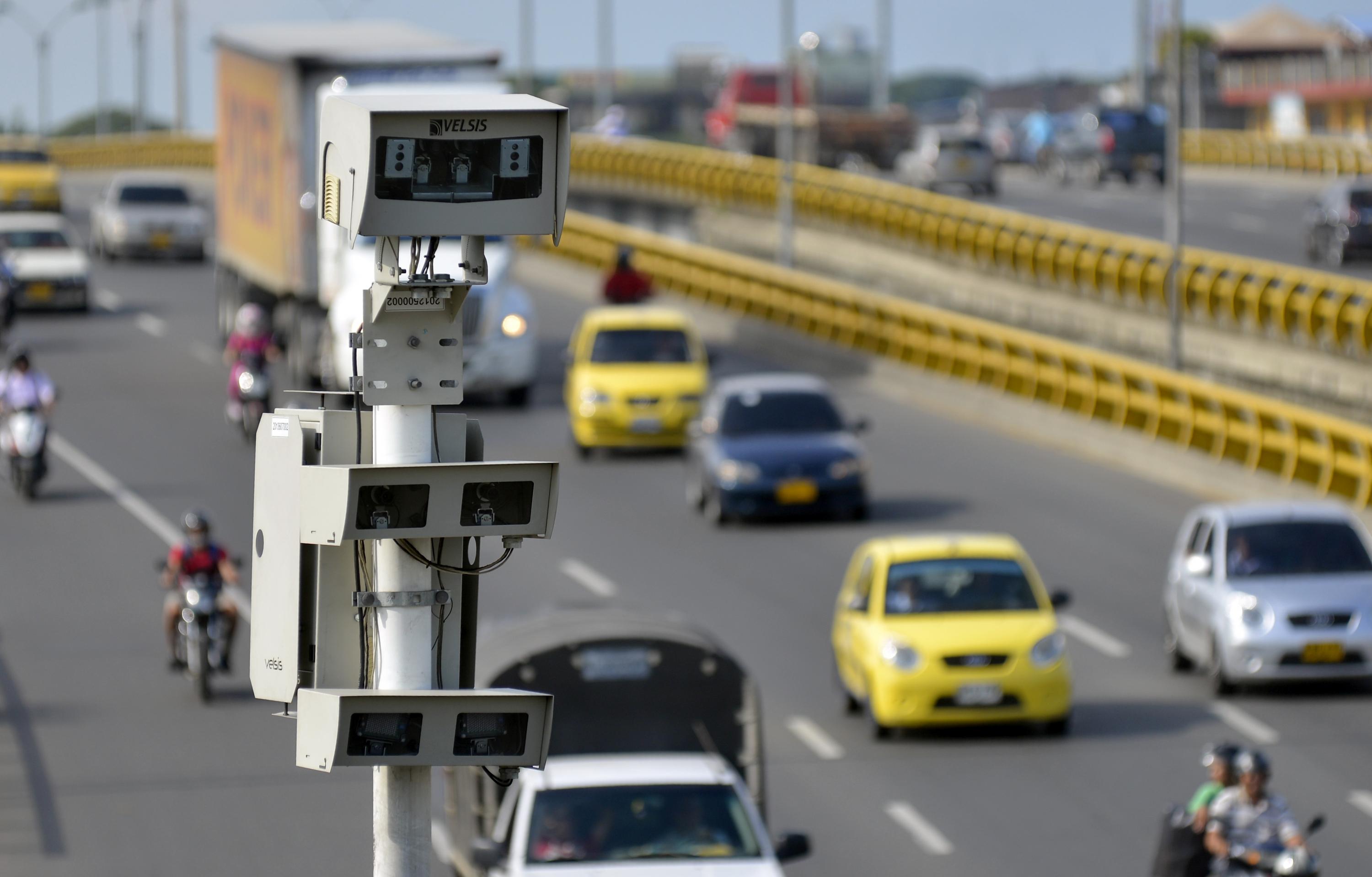 Aunque para muchos es una mala noticia que vuelvan las fotomultas, los operadores del sistema argumentaron que es un sistema que permite controlar la velocidad y ayuda a disminuir accidentes.