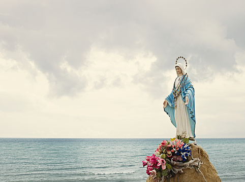 La efectiva oración a la Virgen de la Medalla Milagrosa para causas  imposibles