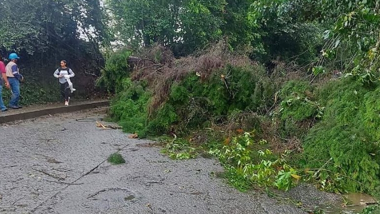Más de 400 familias de las zonas rurales están incomunicadas.